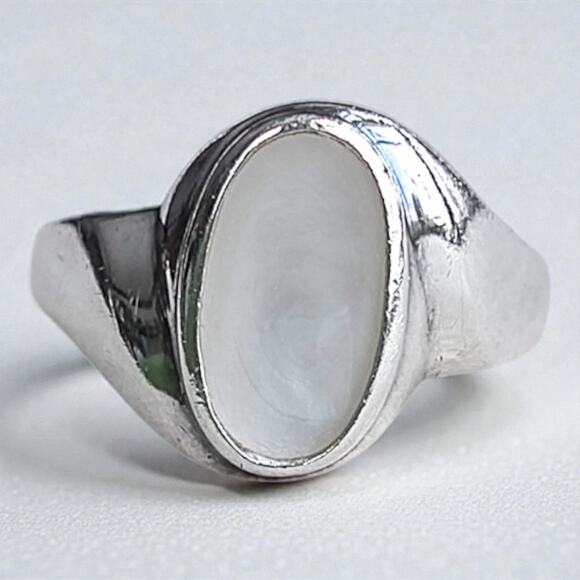 Vintage 925 Silver Abalone Shell Inlay Ring Oval Boho Iridescent Lightweight - Picture 1 of 6